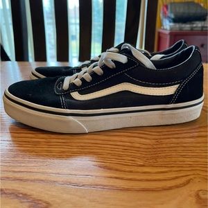 Youth Vans 5, worn twice, inside